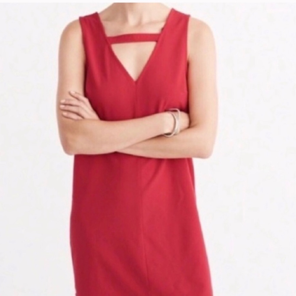 M red v neck Abercrombie and Fitch dress
